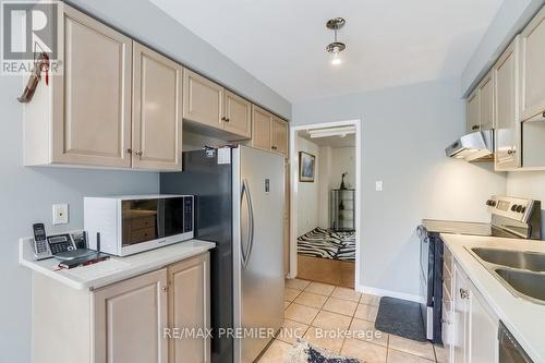 193 Roxbury Street, Markham (Rouge River Estates), ON - Indoor Photo Showing Kitchen With Double Sink