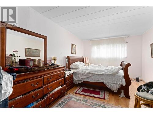 1427 Athans Court, Kelowna, BC - Indoor Photo Showing Bedroom