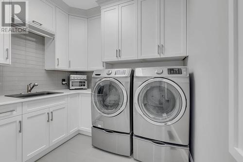 424 Trestle Ridge Drive, Kelowna, BC - Indoor Photo Showing Laundry Room