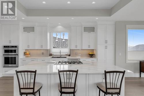 424 Trestle Ridge Drive, Kelowna, BC - Indoor Photo Showing Kitchen With Upgraded Kitchen