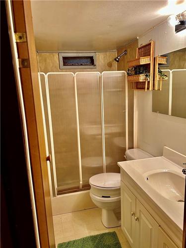 329 Elm Drive, Oak Lake Beach, MB - Indoor Photo Showing Bathroom