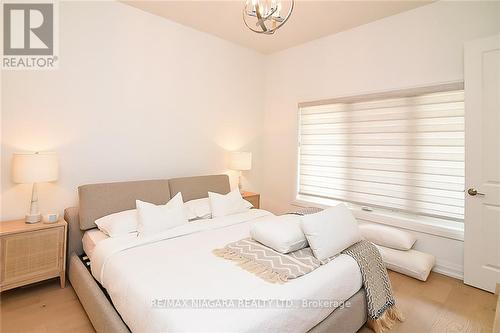 7 - 3318 Weinbrenner Road, Niagara Falls, ON - Indoor Photo Showing Bedroom