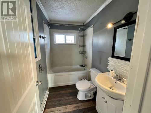 10424 102 Avenue, Fort St. John, BC - Indoor Photo Showing Bathroom