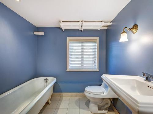 Bathroom - 4338 Av. Westmount, Westmount, QC - Indoor Photo Showing Bathroom