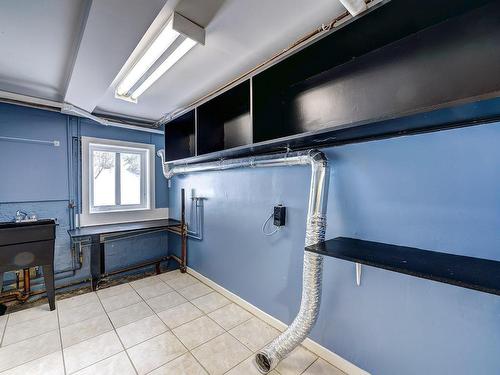 Salle de lavage - 4338 Av. Westmount, Westmount, QC - Indoor Photo Showing Other Room