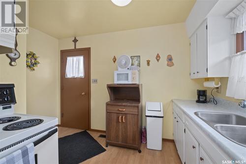 12 Mile Road Acreage, Prince Albert Rm No. 461, SK - Indoor Photo Showing Kitchen With Double Sink