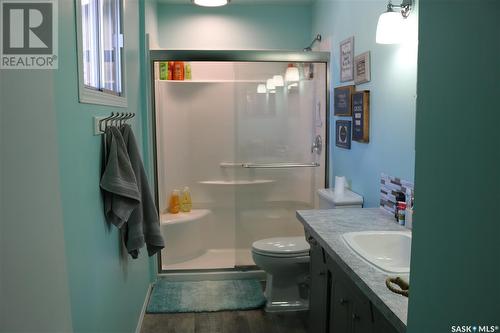 608 Windover Avenue, Moosomin, SK - Indoor Photo Showing Bathroom