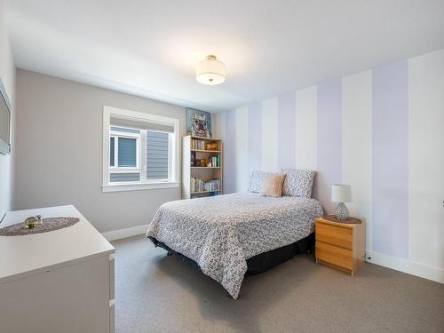 872 Prestwick Pl, Courtenay, BC - Indoor Photo Showing Bedroom