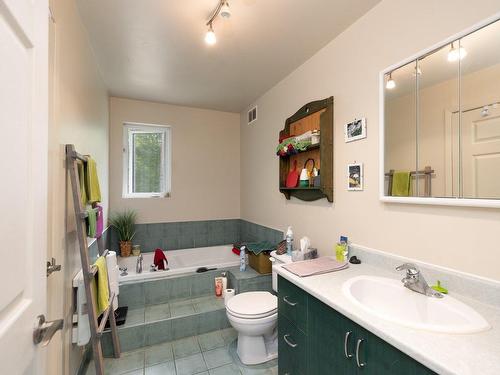 Bathroom - 5497 Route Harwood, Vaudreuil-Dorion, QC - Indoor Photo Showing Bathroom