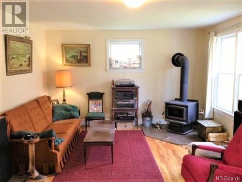 35 Parr Street, Saint Andrews, NB - Indoor Photo Showing Living Room With Fireplace