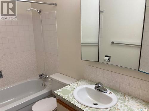 719 - 723 5Th Street Ne, Weyburn, SK - Indoor Photo Showing Bathroom