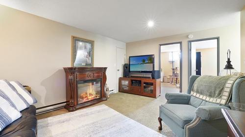4935 Highway 93, Radium Hot Springs, BC - Indoor Photo Showing Living Room With Fireplace