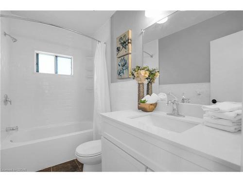 3072 Glanworth Drive, London, ON - Indoor Photo Showing Bathroom