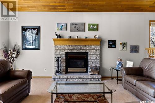 Hollinger & Lewis Regina/Lumsden Commuter Acreage, Lumsden Rm No. 189, SK - Indoor Photo Showing Living Room With Fireplace