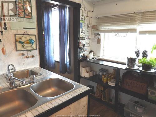 165 Black Point Rd, Black Point, NB - Indoor Photo Showing Kitchen With Double Sink