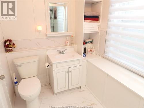165 Black Point Rd, Black Point, NB - Indoor Photo Showing Bathroom