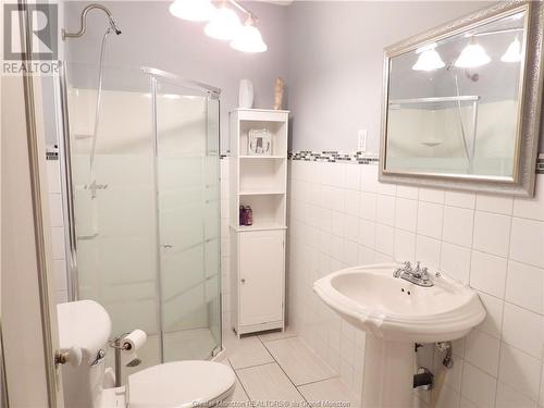 165 Black Point Rd, Black Point, NB - Indoor Photo Showing Bathroom