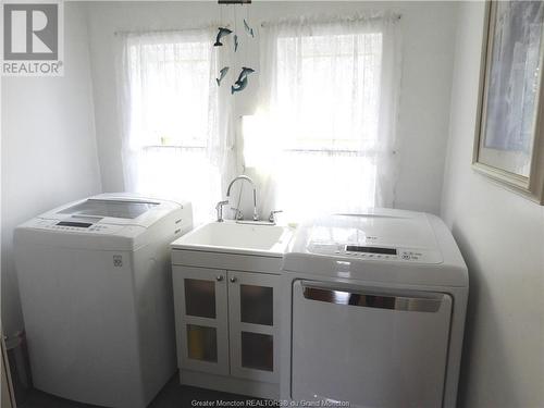 165 Black Point Rd, Black Point, NB - Indoor Photo Showing Laundry Room