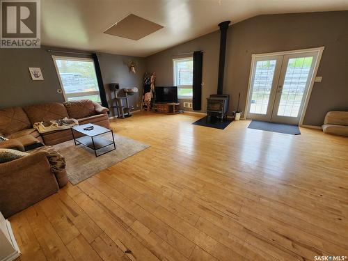 726 Mann Avenue, Radville, SK - Indoor Photo Showing Living Room