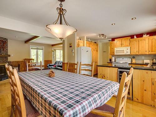 Dining room - 5 Av. Au Pied-De-La-Côte, Saint-Sauveur, QC 