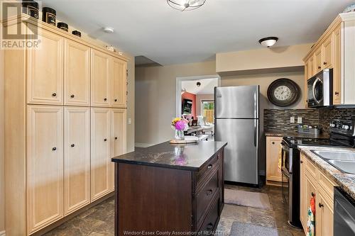 9 Pulley, Leamington, ON - Indoor Photo Showing Kitchen