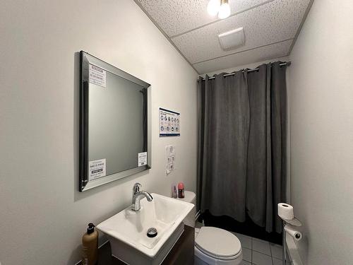 Salle d'eau - 1303 Av. Painchaud, La Pocatière, QC - Indoor Photo Showing Bathroom