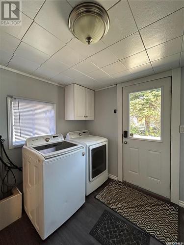 306 6Th Avenue E, Watrous, SK - Indoor Photo Showing Laundry Room