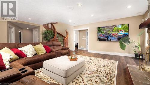 59 Maple Creek Drive, Brockton, ON - Indoor Photo Showing Living Room