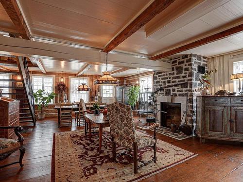 Family room - 501 Rue Notre-Dame, Lavaltrie, QC - Indoor With Fireplace