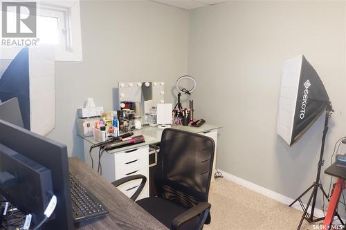 15 H Avenue, Willow Bunch, SK - Indoor Photo Showing Office