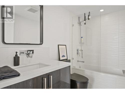 Xx02 1331 Alberni Street, Vancouver, BC - Indoor Photo Showing Bathroom