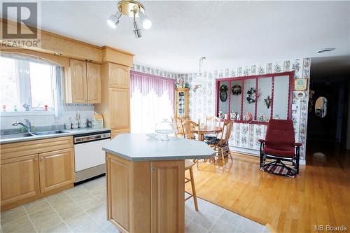90 Waddell, Saint-André, NB - Indoor Photo Showing Kitchen With Double Sink