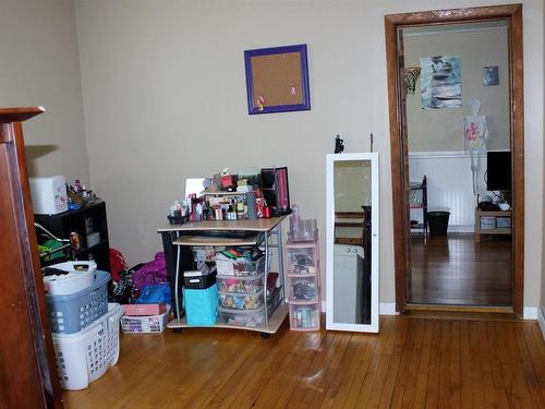 303 River Ave, Rainy River, ON - Indoor Photo Showing Other Room