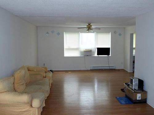 303 River Ave, Rainy River, ON - Indoor