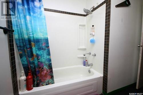 702 Second Street, Estevan, SK - Indoor Photo Showing Bathroom