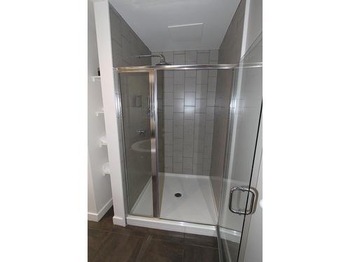 103 - 400 Stemwinder Drive, Kimberley, BC - Indoor Photo Showing Bathroom