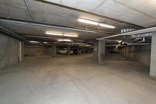 103 - 400 Stemwinder Drive, Kimberley, BC - Indoor Photo Showing Garage