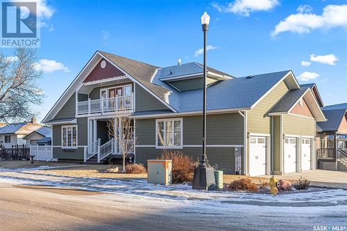 2 533 4Th Avenue Ne, Swift Current, SK - Outdoor With Facade