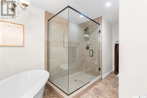 2 533 4Th Avenue Ne, Swift Current, SK - Indoor Photo Showing Bathroom