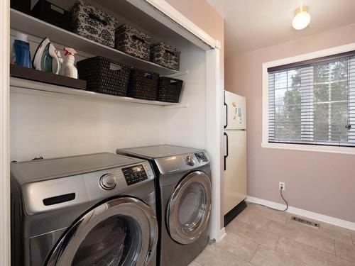 Laundry room - 10 Rue Roslyn, Hudson, QC - Indoor Photo Showing Laundry Room