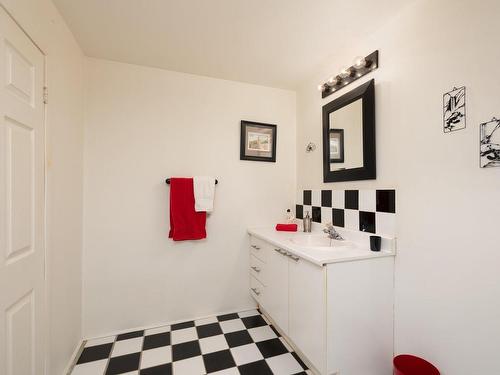 Bathroom - 10 Rue Roslyn, Hudson, QC - Indoor