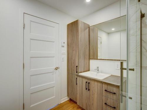 Bathroom - B-70 Rue Lasselle, Huntingdon, QC - Indoor Photo Showing Other Room