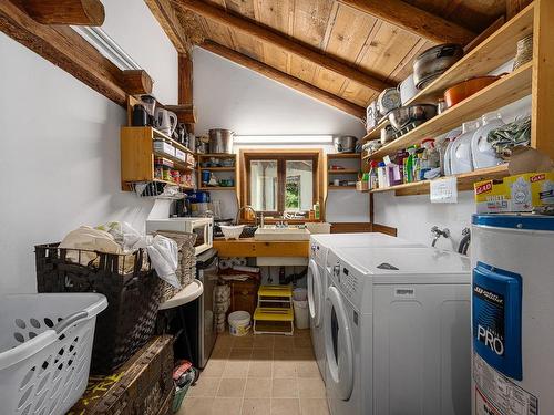 7445 Denman Rd, Denman Island, BC - Indoor Photo Showing Laundry Room