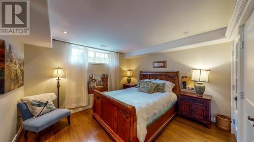 1143 Hwy 3, Cawston, BC - Indoor Photo Showing Bedroom