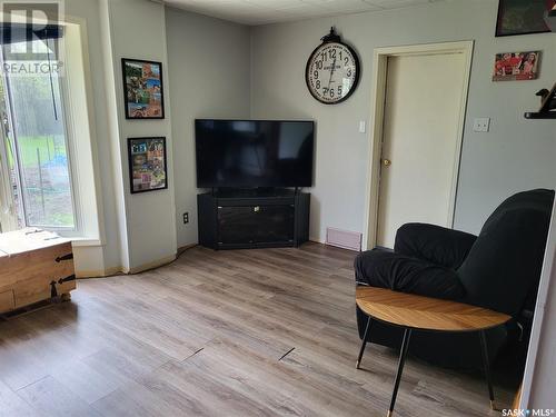 713 Beharrel Street, Oxbow, SK - Indoor Photo Showing Living Room