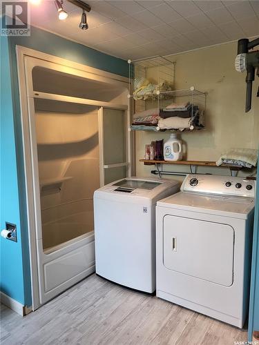 713 Beharrel Street, Oxbow, SK - Indoor Photo Showing Laundry Room