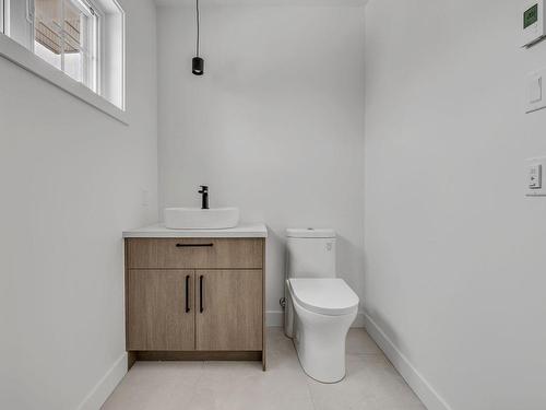 Powder room - 73 Ch. Du Bon-Air, Stoneham-Et-Tewkesbury, QC - Indoor Photo Showing Bathroom