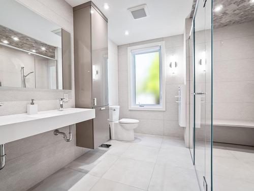 Salle de bains - 57  - 59 Av. Dobie, Mont-Royal, QC - Indoor Photo Showing Bathroom