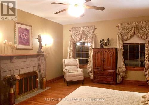 2707 Niagara River Pkwy W, Fort Erie, ON - Indoor With Fireplace