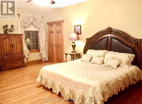 2707 Niagara River Pkwy W, Fort Erie, ON - Indoor Photo Showing Bedroom